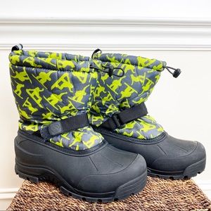 Snow boots Thinsulate youth Sz 7